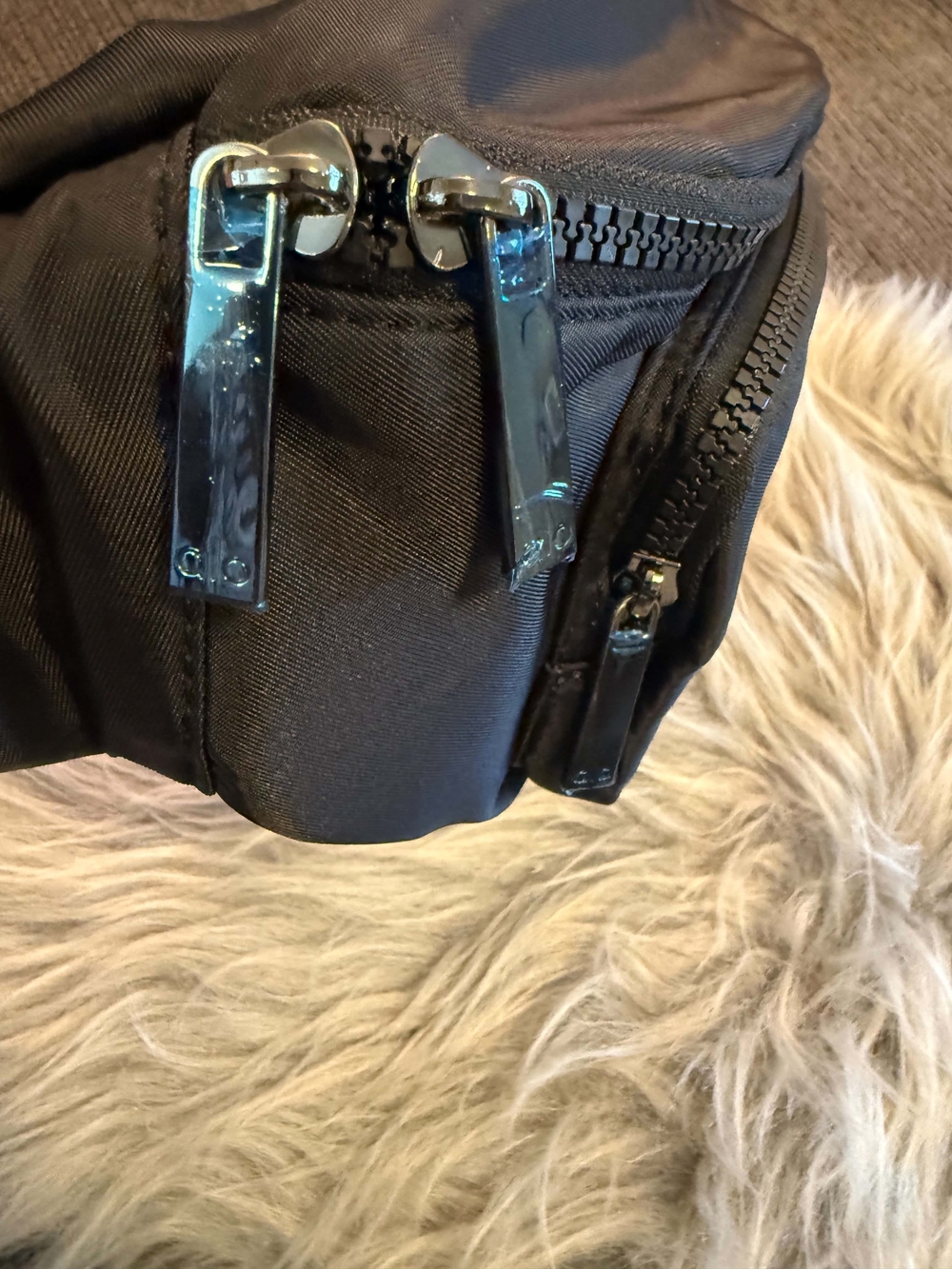 ALO Yoga Black Explorer Fanny Pack Crossbody Bag - Picture 4 of 7